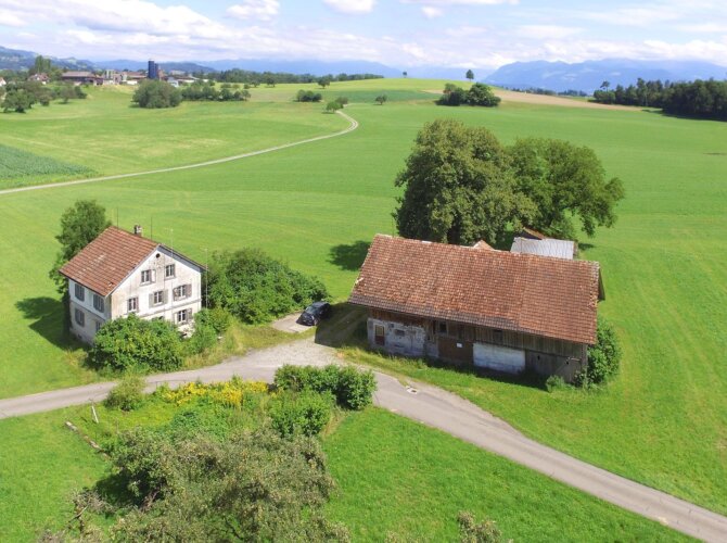 Bauernhofensemble Ottikon Drohne